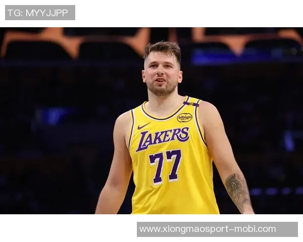 浓眉强势表现35分17板成独行侠自东契奇后首位35加15球员 浓眉强势表现35分17板成独行侠自东契奇后首位35加15球员